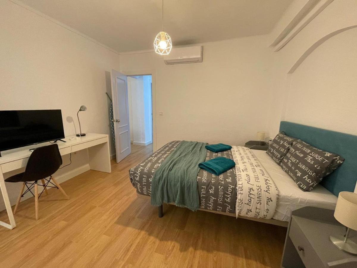 Holidays2Malaga 2 Bedroom Armengual De La Mota Close Shopping Center Exterior foto