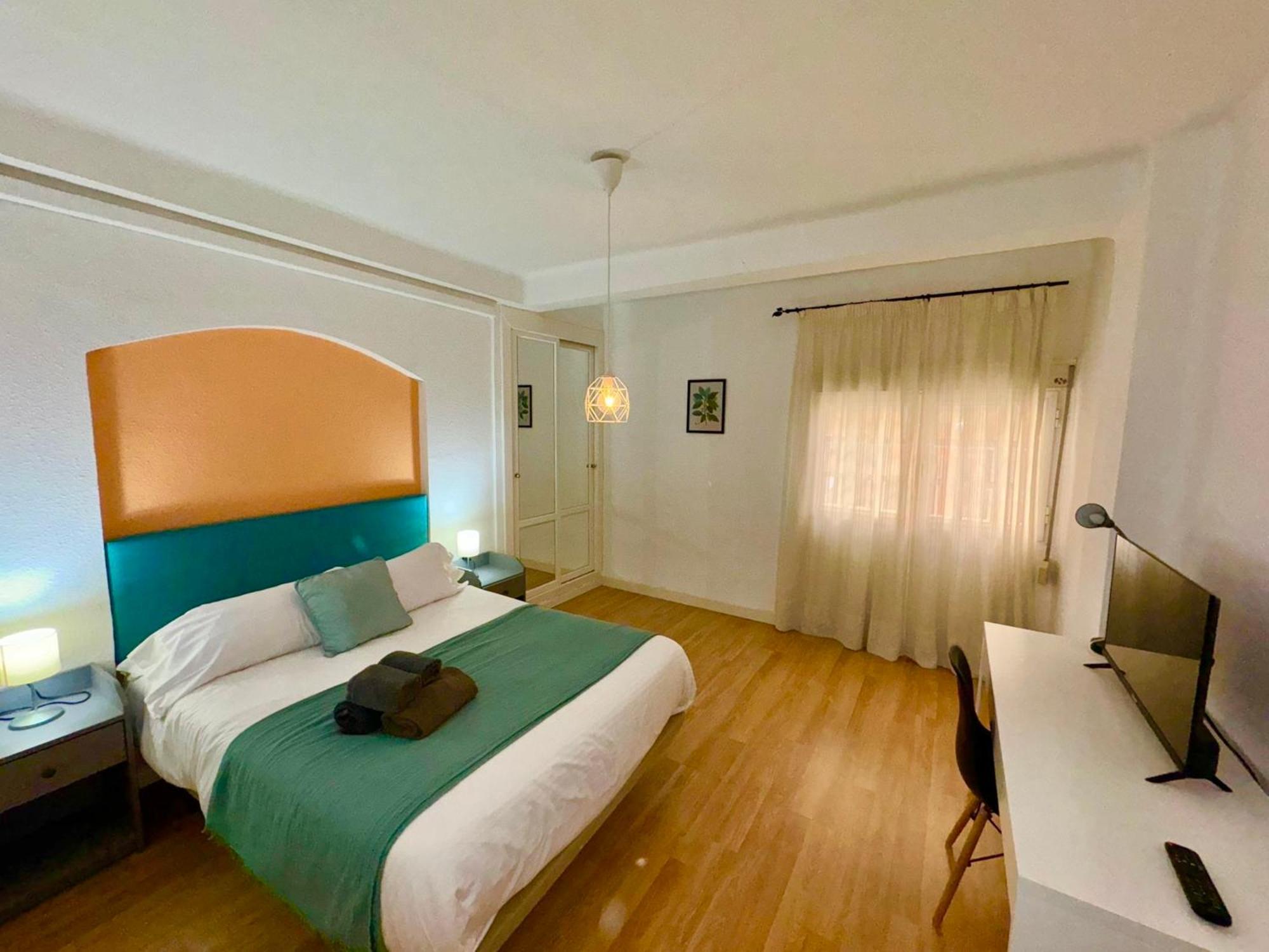 Holidays2Malaga 2 Bedroom Armengual De La Mota Close Shopping Center Exterior foto